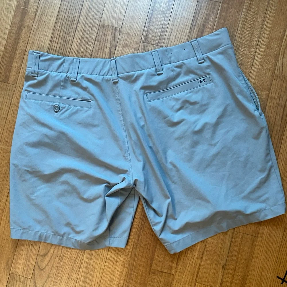 Under Armour Mens plus size 42 Light Gray HeatGear Shorts golf sports shorts